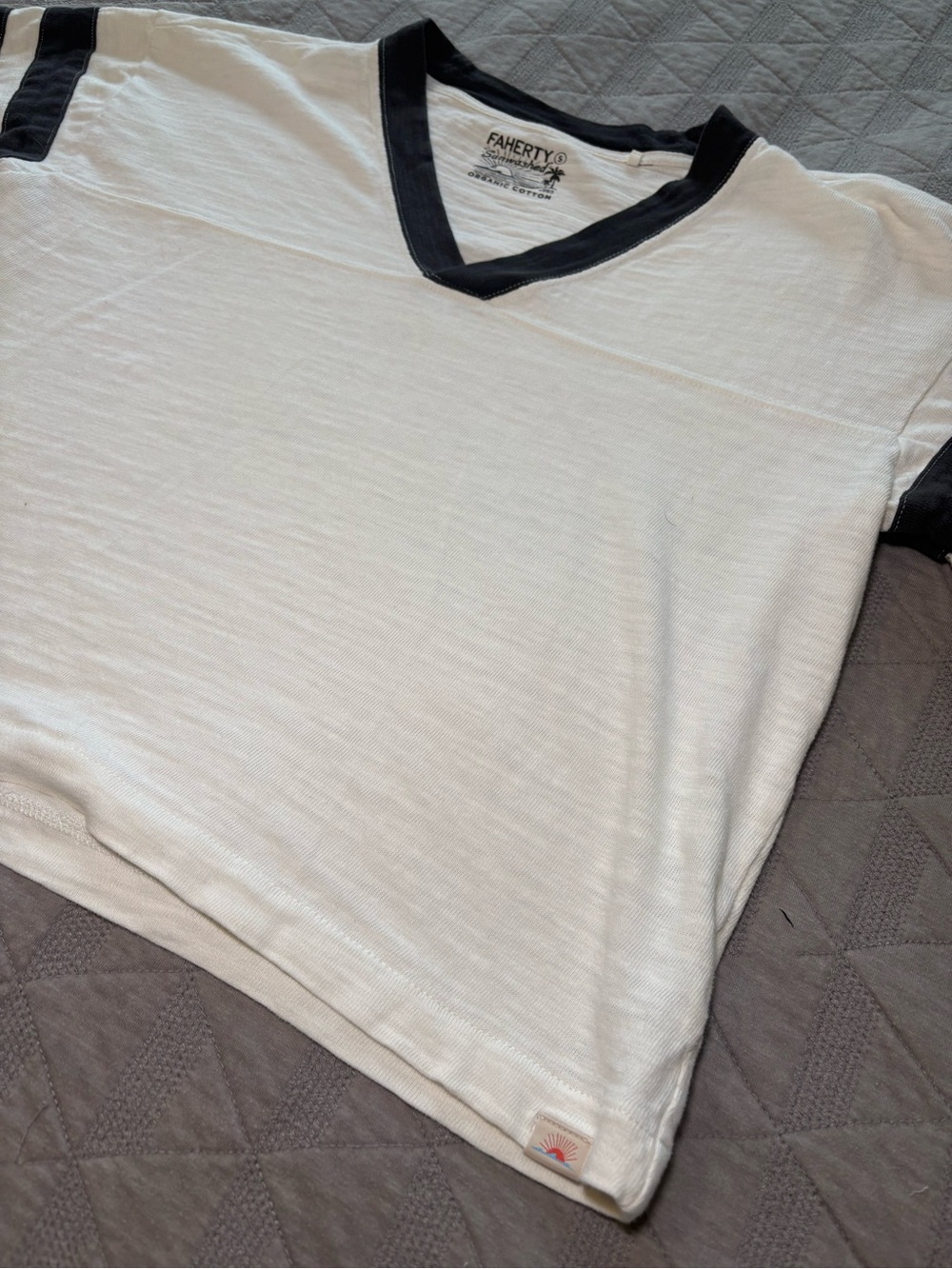 Faherty Sun Washed Varsity V Neck Women S Cotton Coastal Casual Jersey Top - Picture 2 of 6